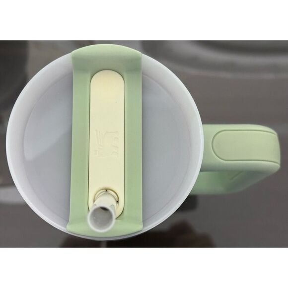 Stanley Quencher H2.0 FlowState Tumbler 30oz, MATCHA CREAM - Picture 5 of 6
